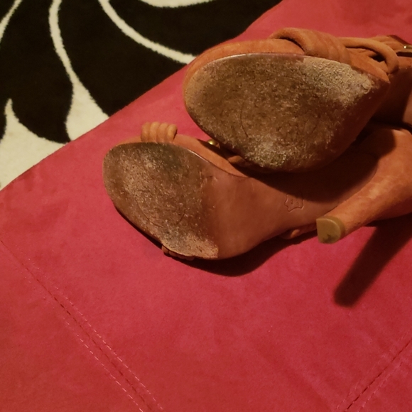 Shoes - Picture 4 of 4